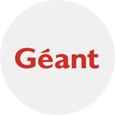 Geant logo highlighting top grocery partners for online grocery delivery and supermarket discounts on the Smiles app in the UAE.